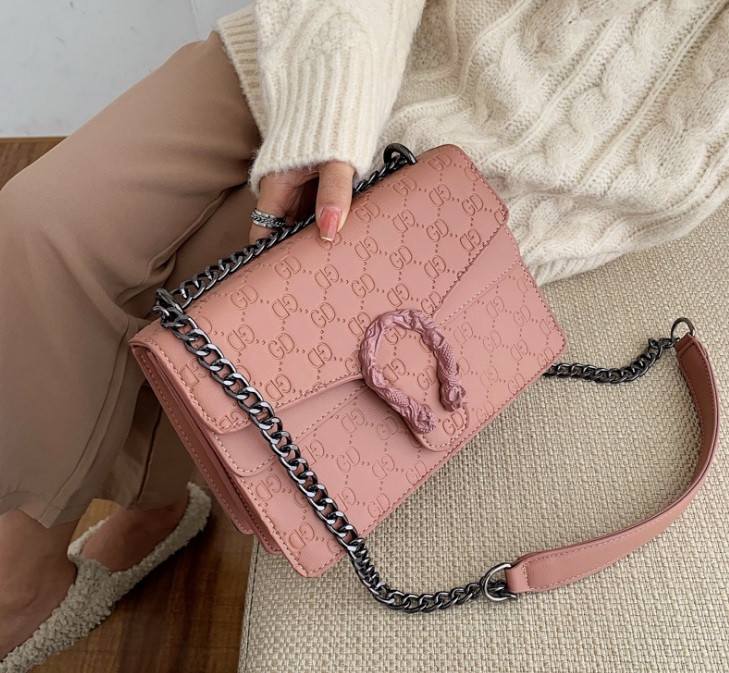 Жіноча міні-сумка з підковою, модна жіноча сумочка-клатч в стилі Gucci з екошкіри (Світло-рожева)