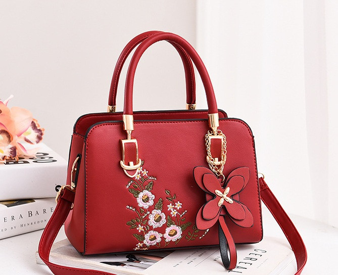 Жіноча міні-сумочка з вишивкою квітами, маленька жіноча сумка з екошкіри (Червона)