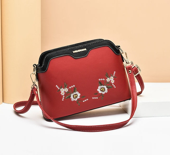 Жіноча сумочка-клатч з вишивкою, маленька сумка на плече з квіточками ПУ шкіра (Червона)