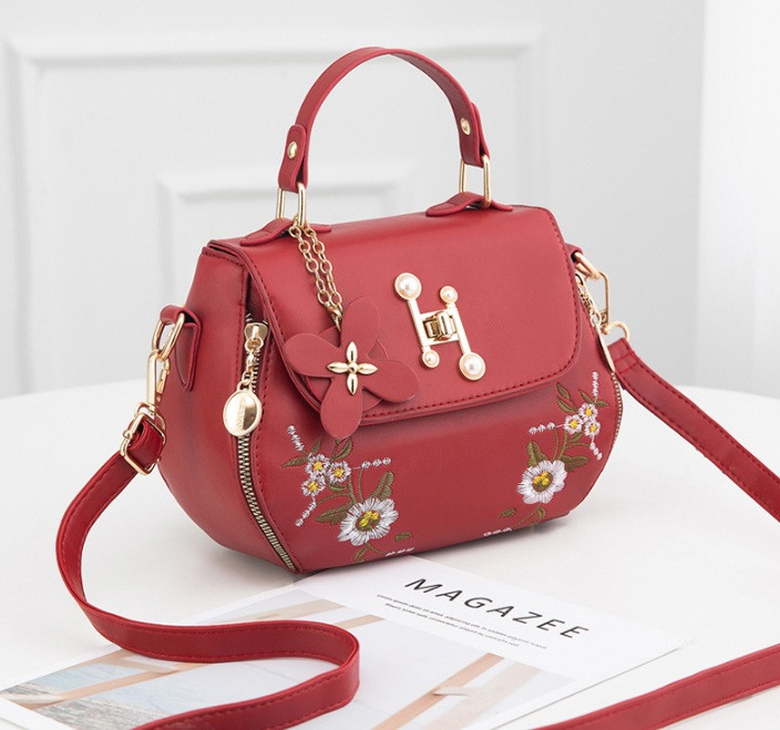 Жіноча міні-сумочка з вишивкою, маленька сумка з квіточками  ПУ шкіра (Червона)