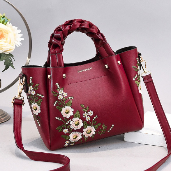 Жіноча сумка через плече з вишивкою квітами, модна та якісна жіноча сумочка екошкіра повсякденна Червона