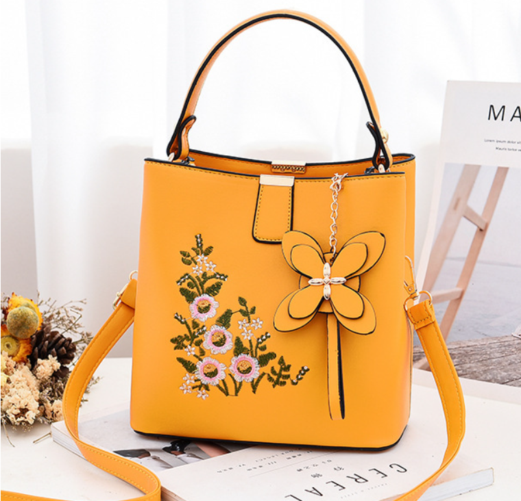 Жіноча міні-сумочка з вишивкою квітами, сумочка невеликого розміру з квітами Жовта
