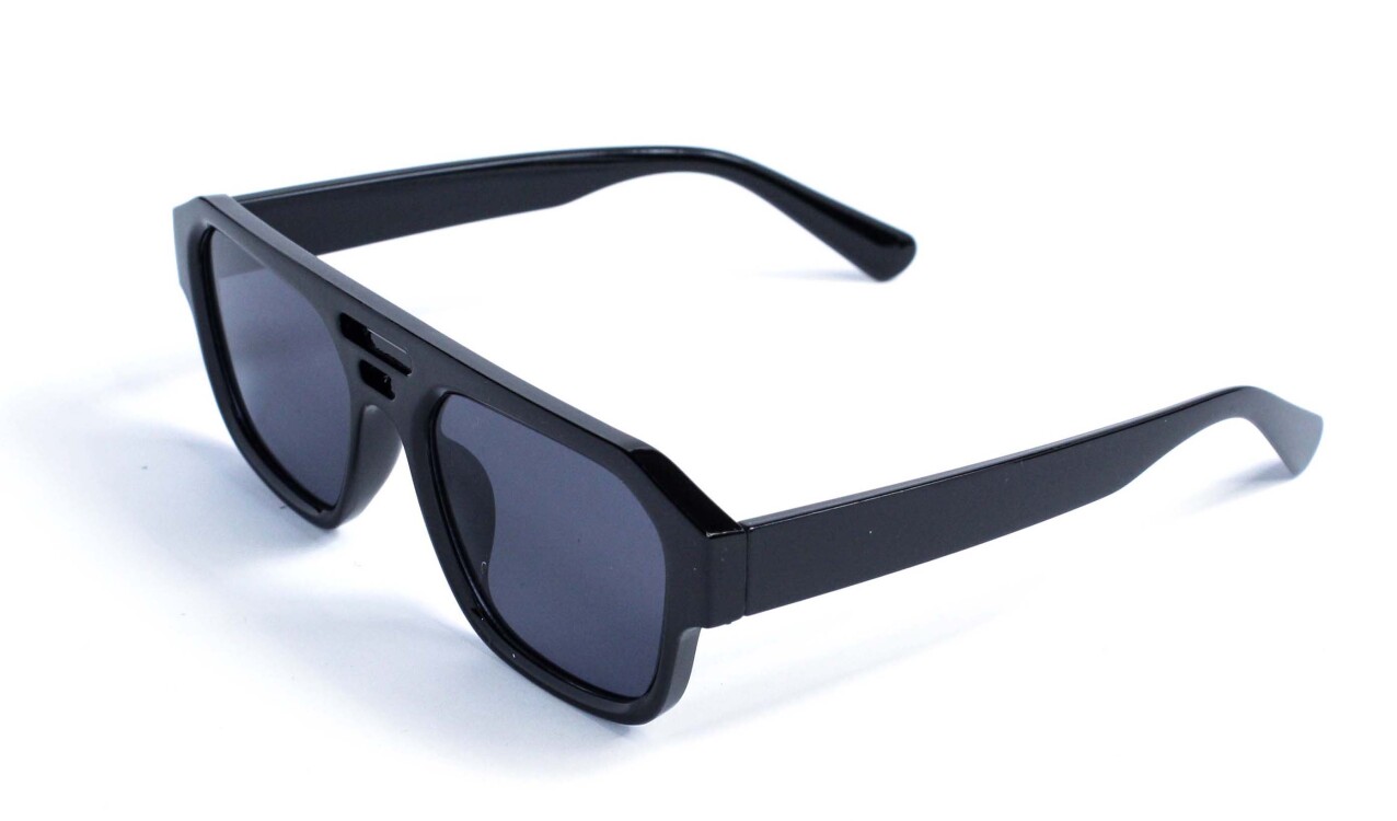Модні окуляри від сонця чорного кольру Модель 3721-c1