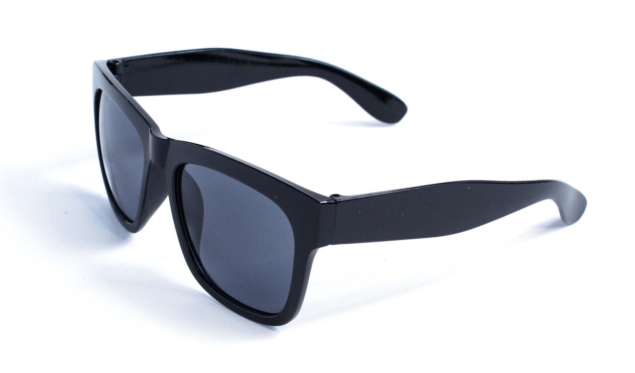 Трендові окуляри від сонця чорні Модель 8235-bl