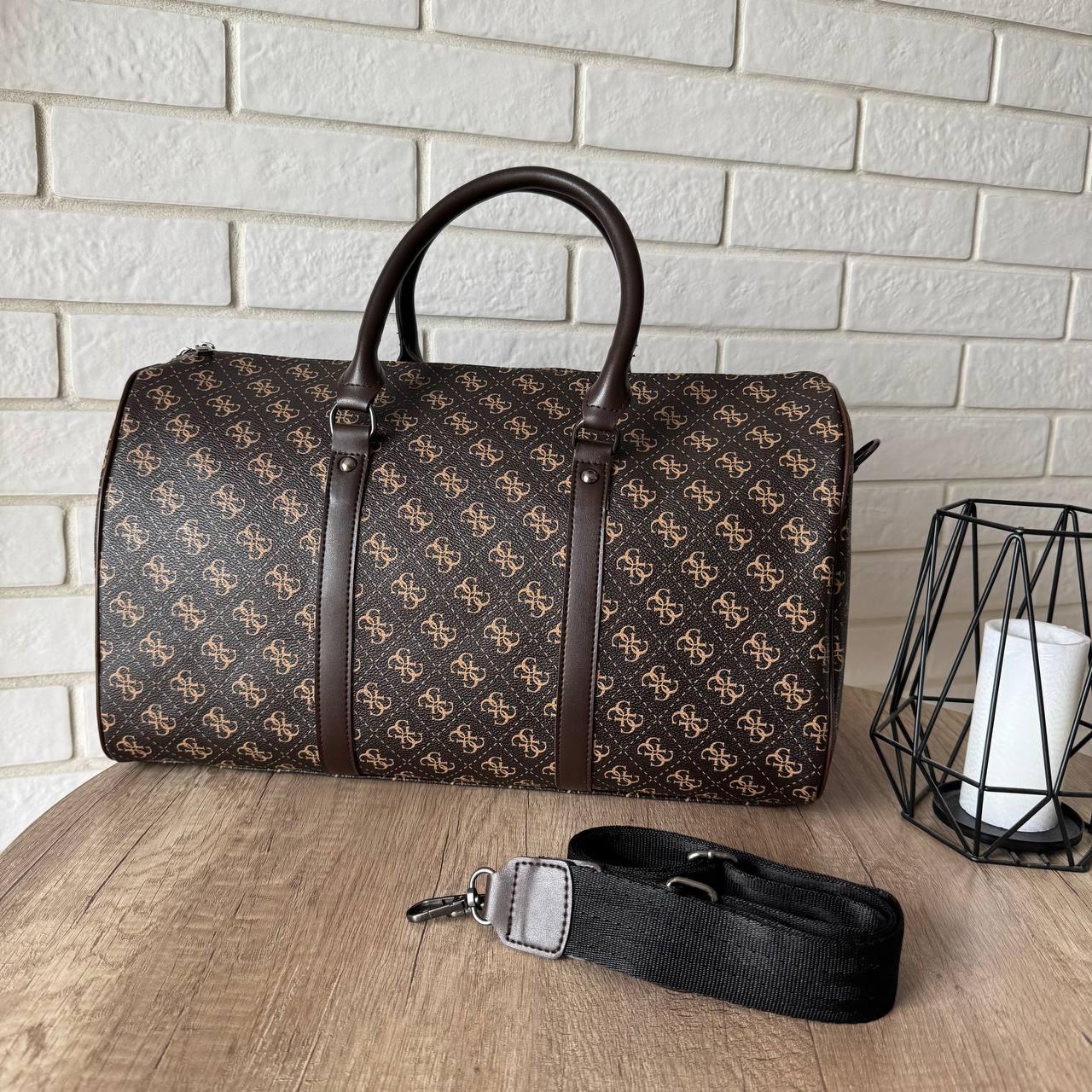 Жіноча сумка стиль Guess бежева, сумочка міська для залу фітнесу, дорожня молочна Гесс