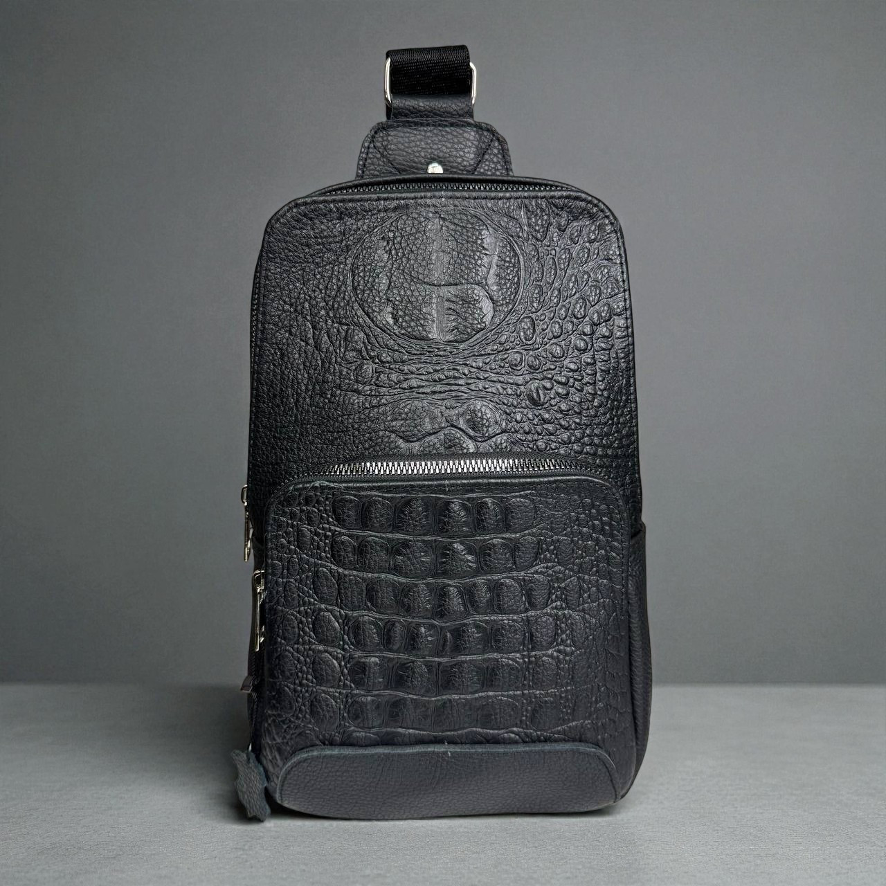 Чоловіча шкіряна сумка бананка рептилія на груди, сумка-бананка грудна з натуральної шкіри чорна