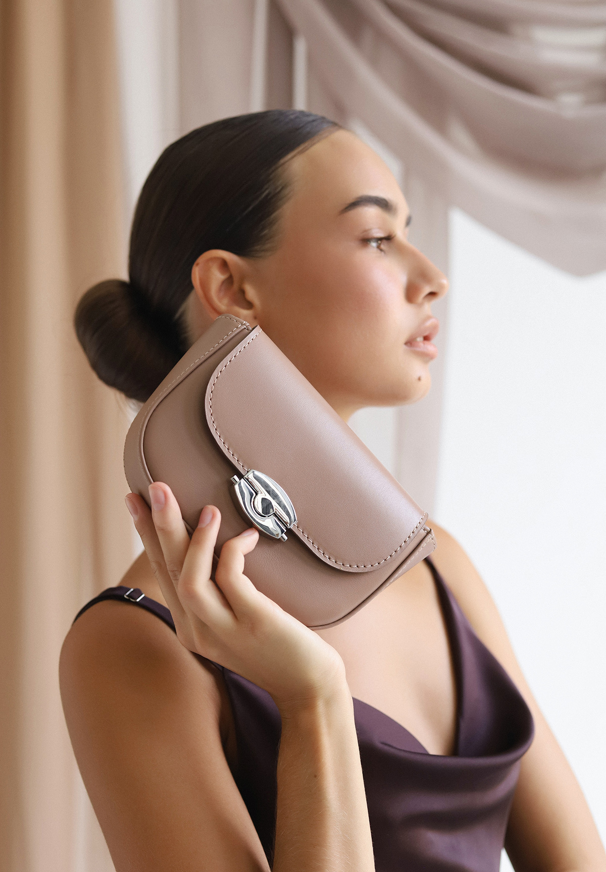 Жіноча шкіряна сумка Jill карамельна