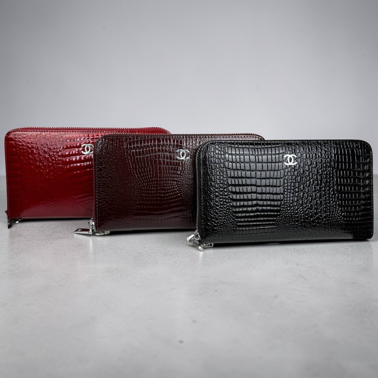 Шкіряний жіночий лаковий гаманець під рептилію, жіночий клатч на блискавці рептилія в коробці