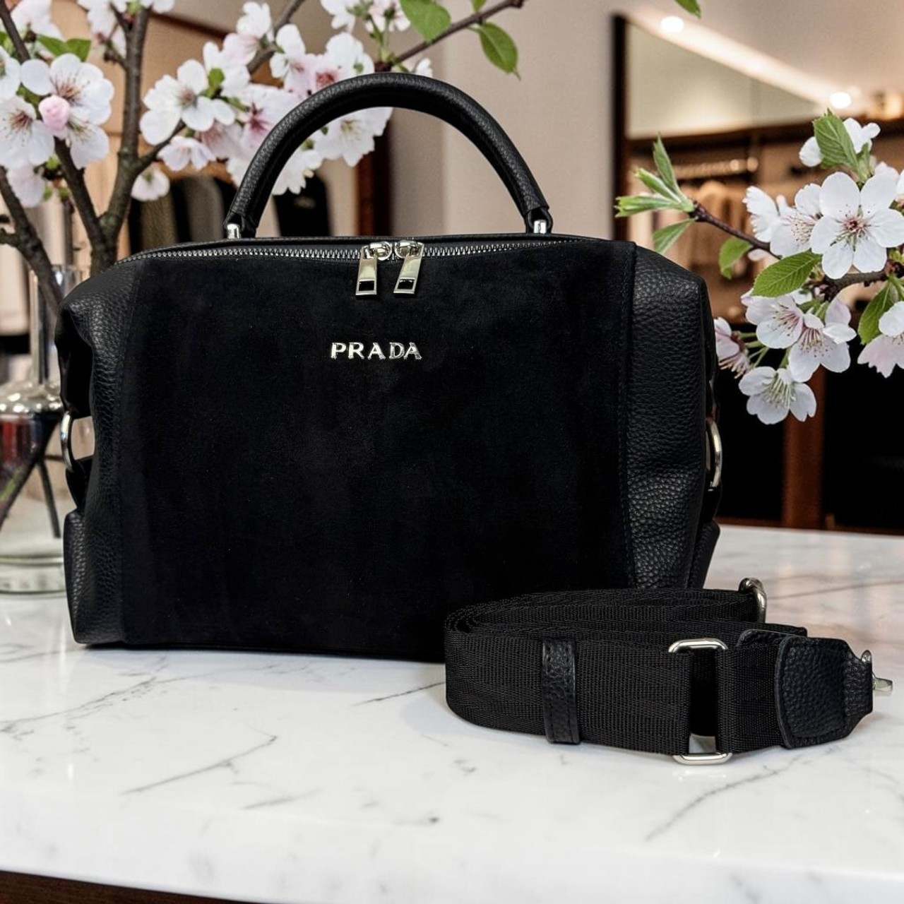 Жіноча замшева сумка стиль Прада, сумочка класична натуральна замша Prada чорна